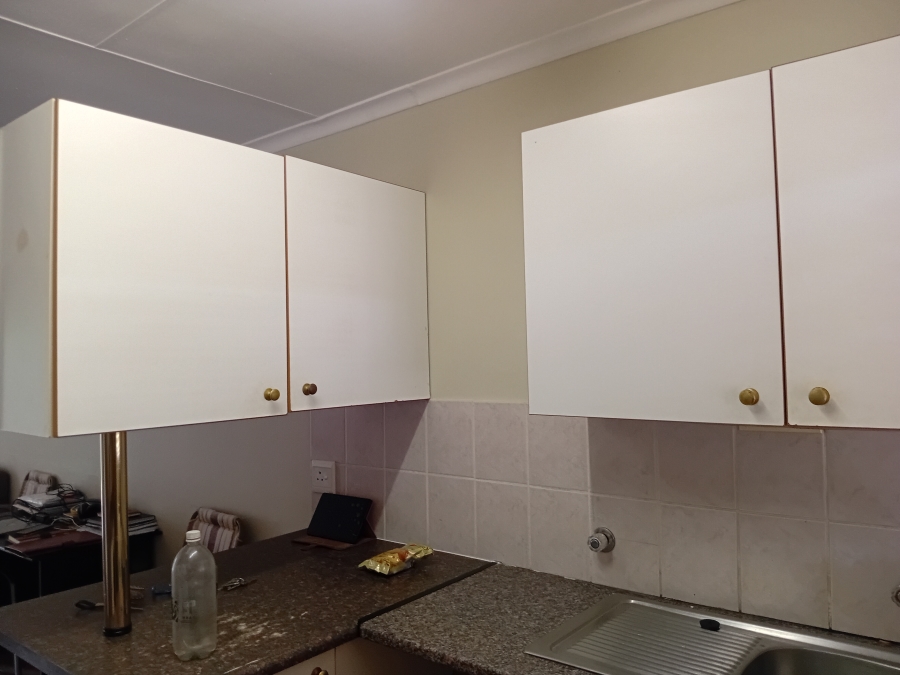 To Let 2 Bedroom Property for Rent in Faerie Glen Gauteng