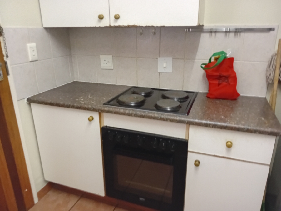 To Let 2 Bedroom Property for Rent in Faerie Glen Gauteng