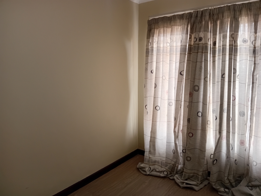 To Let 2 Bedroom Property for Rent in Faerie Glen Gauteng