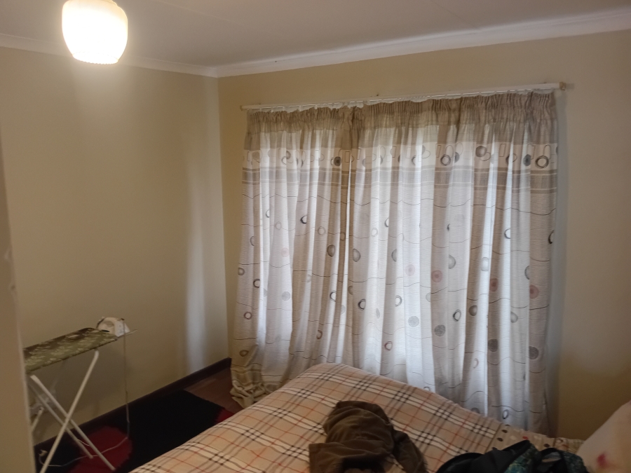 To Let 2 Bedroom Property for Rent in Faerie Glen Gauteng