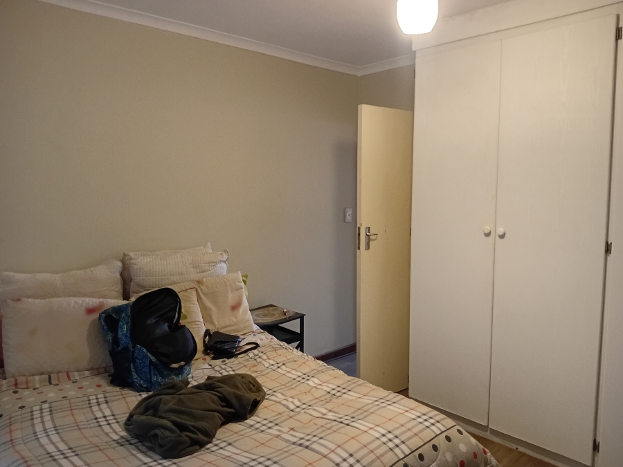 To Let 2 Bedroom Property for Rent in Faerie Glen Gauteng