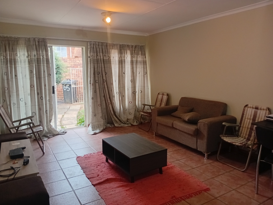 To Let 2 Bedroom Property for Rent in Faerie Glen Gauteng