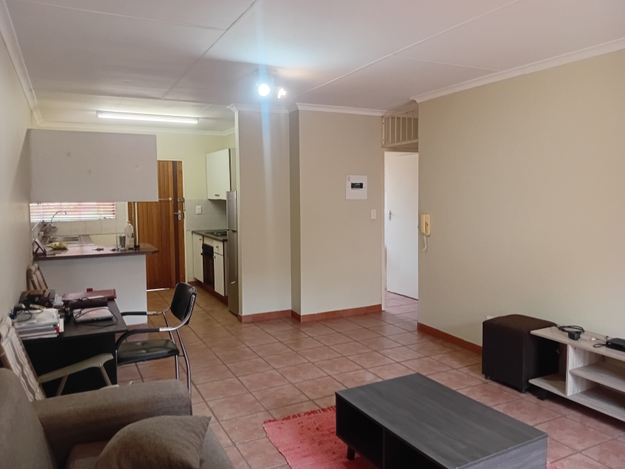 To Let 2 Bedroom Property for Rent in Faerie Glen Gauteng