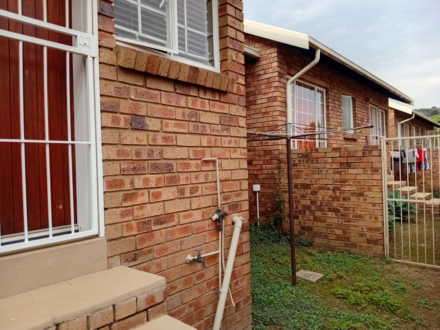 To Let 2 Bedroom Property for Rent in Faerie Glen Gauteng