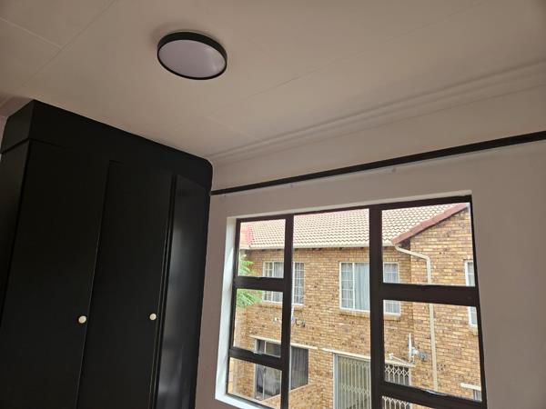 2 Bedroom Property for Sale in Vorna Valley Gauteng