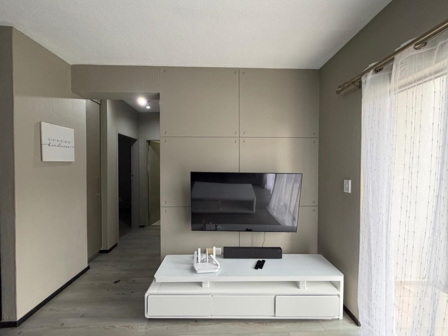 To Let 2 Bedroom Property for Rent in Broadacres Gauteng