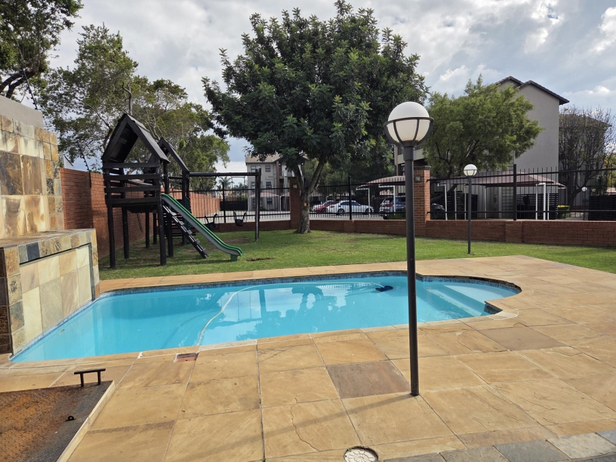 2 Bedroom Property for Sale in Noordhang Gauteng