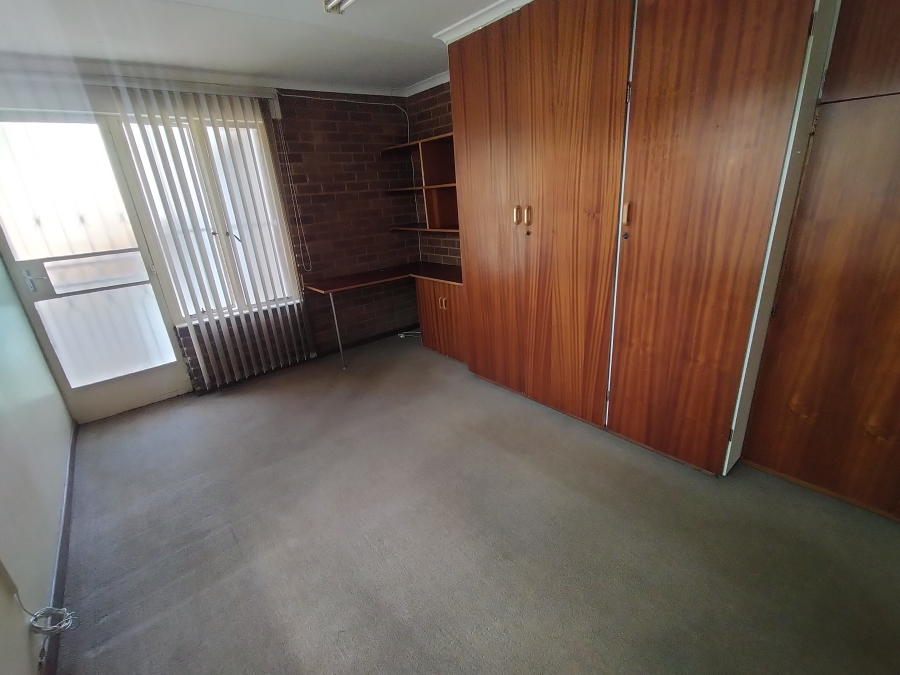 5 Bedroom Property for Sale in Florauna Gauteng