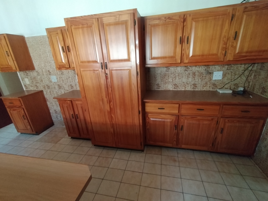5 Bedroom Property for Sale in Florauna Gauteng