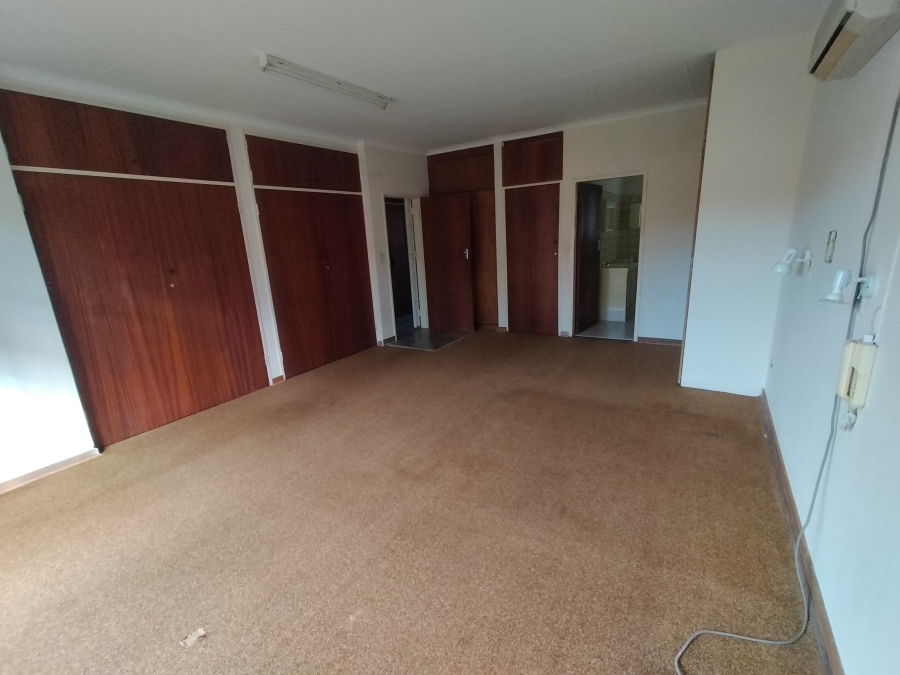 5 Bedroom Property for Sale in Florauna Gauteng