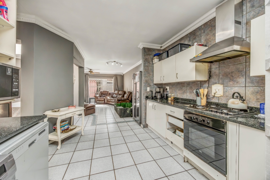 3 Bedroom Property for Sale in Sharonlea Gauteng