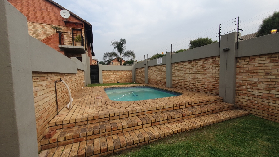 2 Bedroom Property for Sale in Meyersdal Gauteng