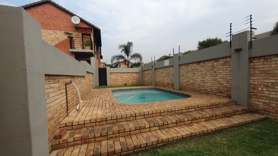 2 Bedroom Property for Sale in Meyersdal Gauteng