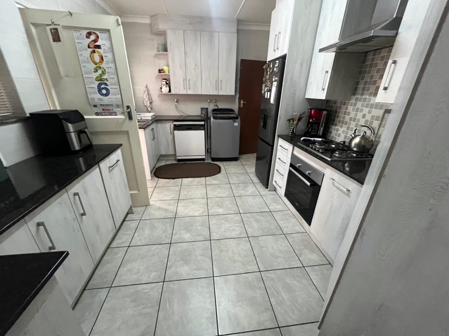 3 Bedroom Property for Sale in Randhart Gauteng