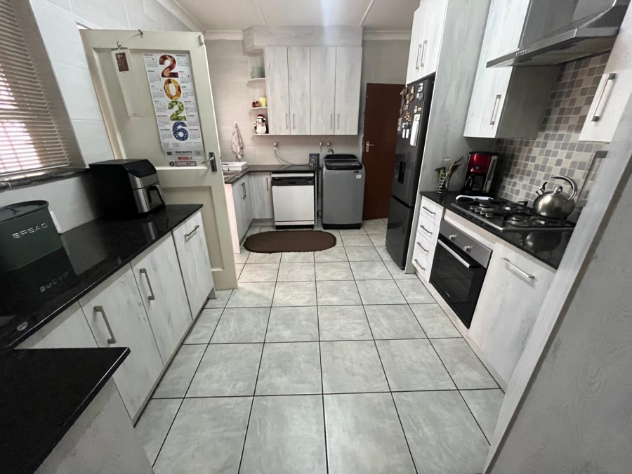 3 Bedroom Property for Sale in Randhart Gauteng