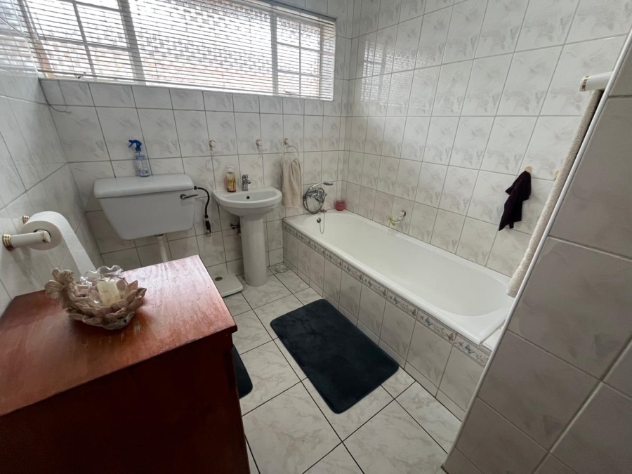 3 Bedroom Property for Sale in Randhart Gauteng