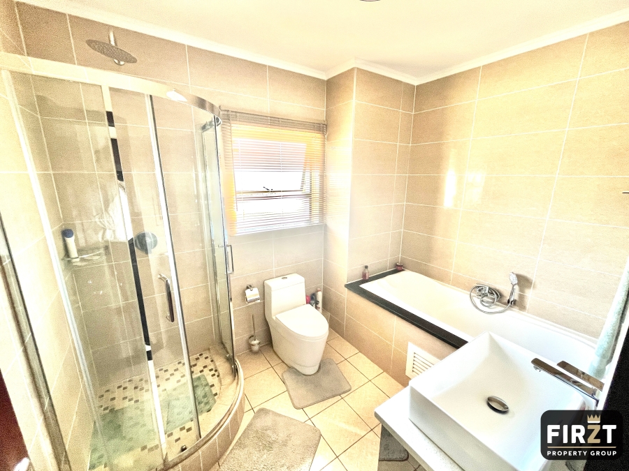 3 Bedroom Property for Sale in Blue Hills Gauteng