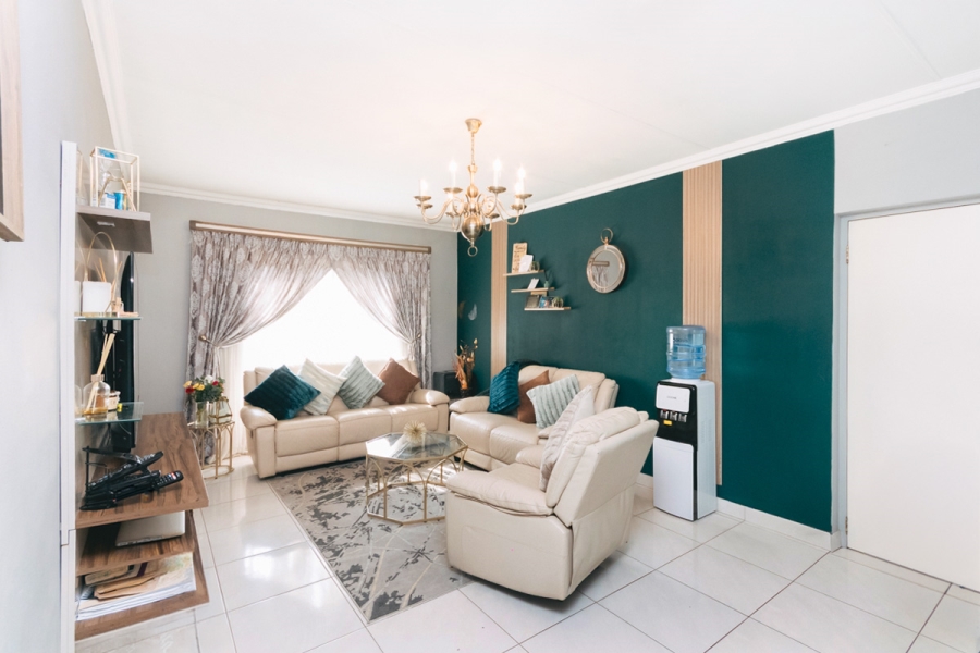 3 Bedroom Property for Sale in Pinehaven Gauteng