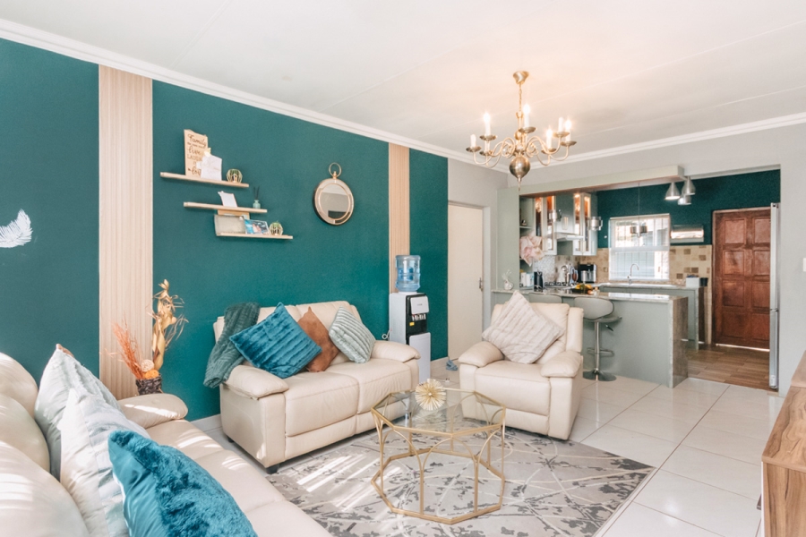 3 Bedroom Property for Sale in Pinehaven Gauteng