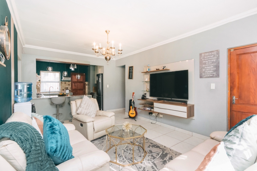 3 Bedroom Property for Sale in Pinehaven Gauteng