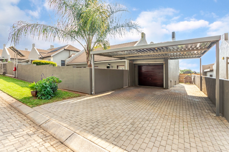 3 Bedroom Property for Sale in Pinehaven Gauteng