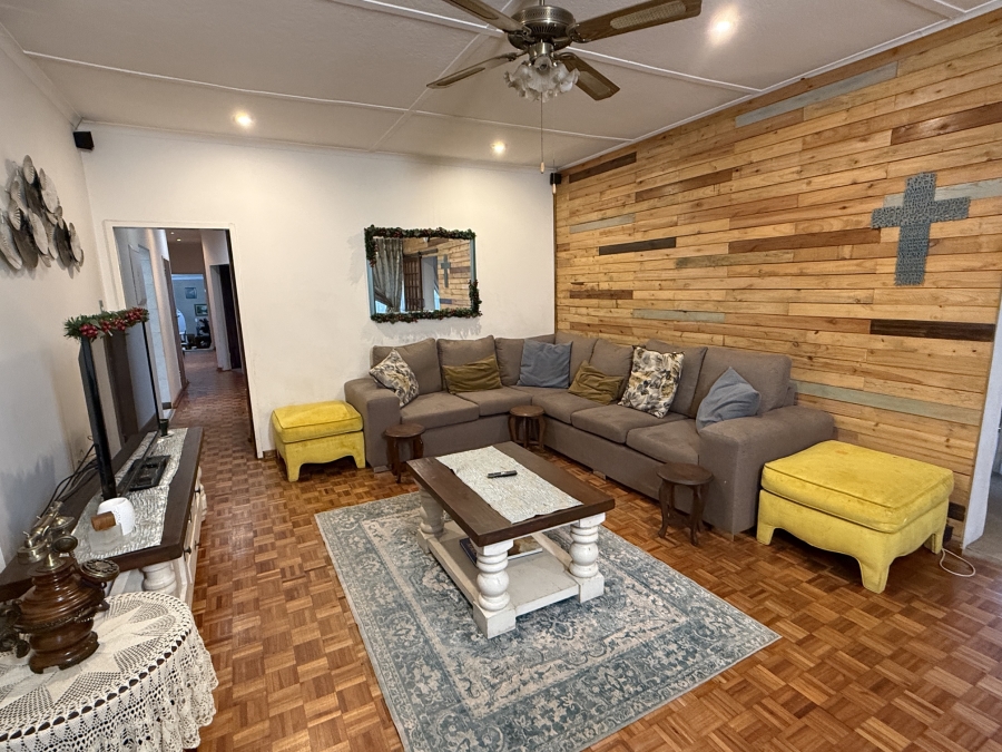 6 Bedroom Property for Sale in Lyttelton Manor Gauteng