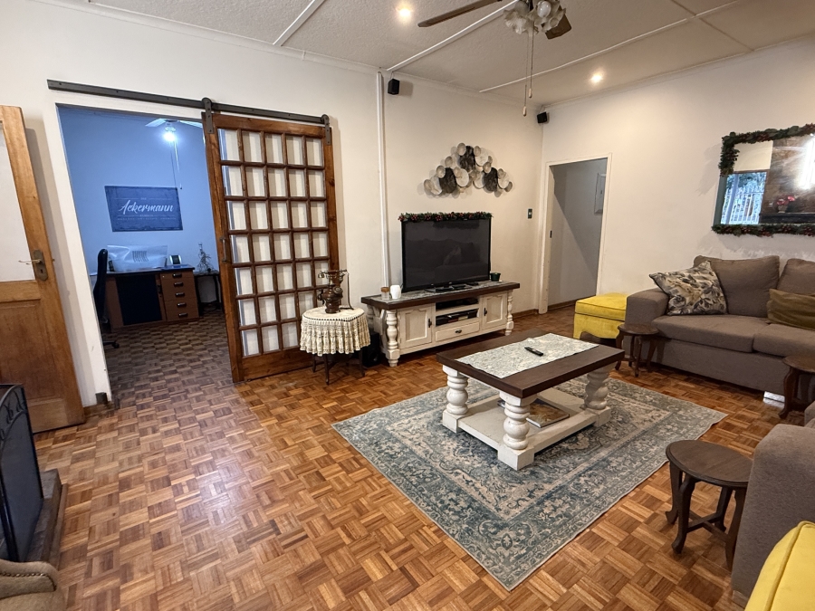 6 Bedroom Property for Sale in Lyttelton Manor Gauteng