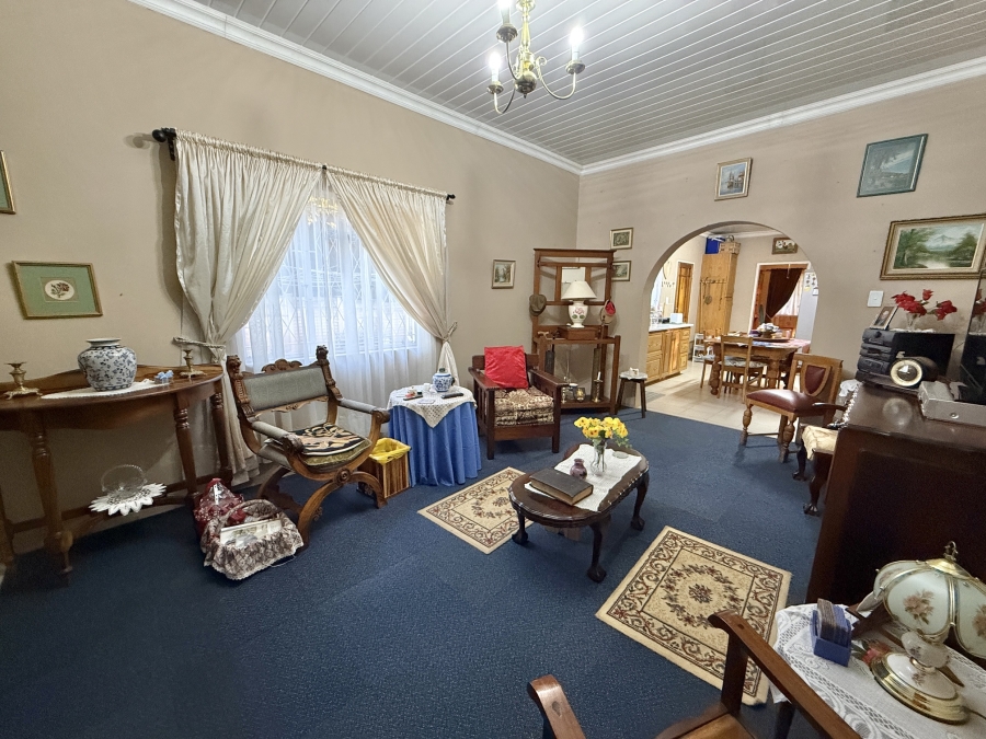 6 Bedroom Property for Sale in Lyttelton Manor Gauteng