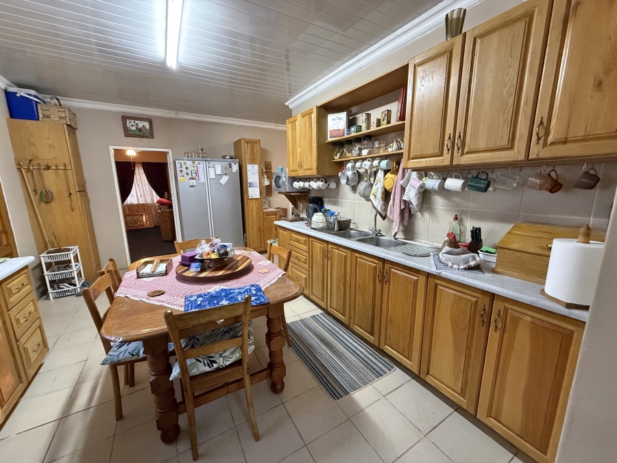 6 Bedroom Property for Sale in Lyttelton Manor Gauteng