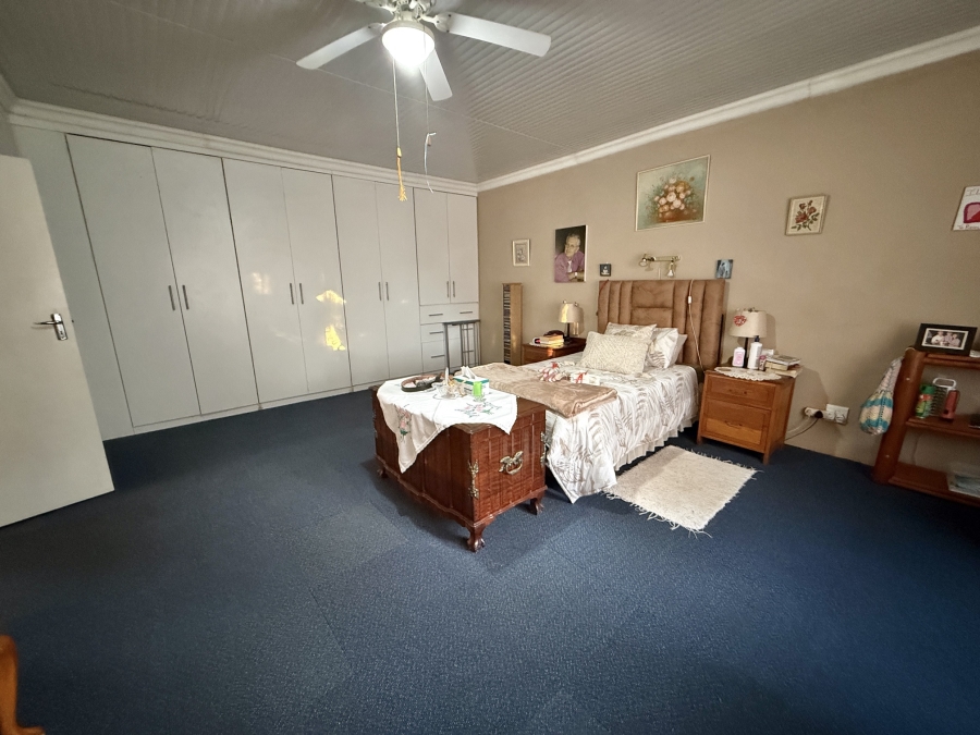 6 Bedroom Property for Sale in Lyttelton Manor Gauteng