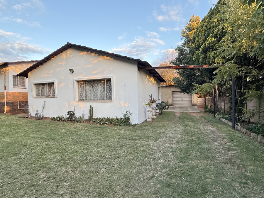 6 Bedroom Property for Sale in Lyttelton Manor Gauteng