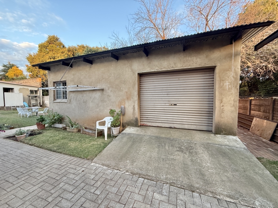 6 Bedroom Property for Sale in Lyttelton Manor Gauteng