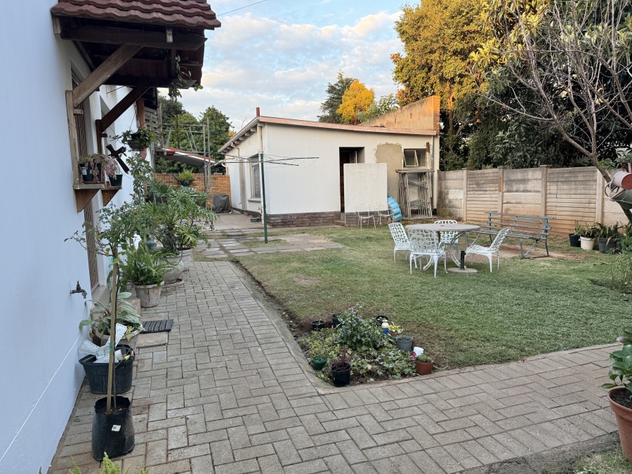 6 Bedroom Property for Sale in Lyttelton Manor Gauteng