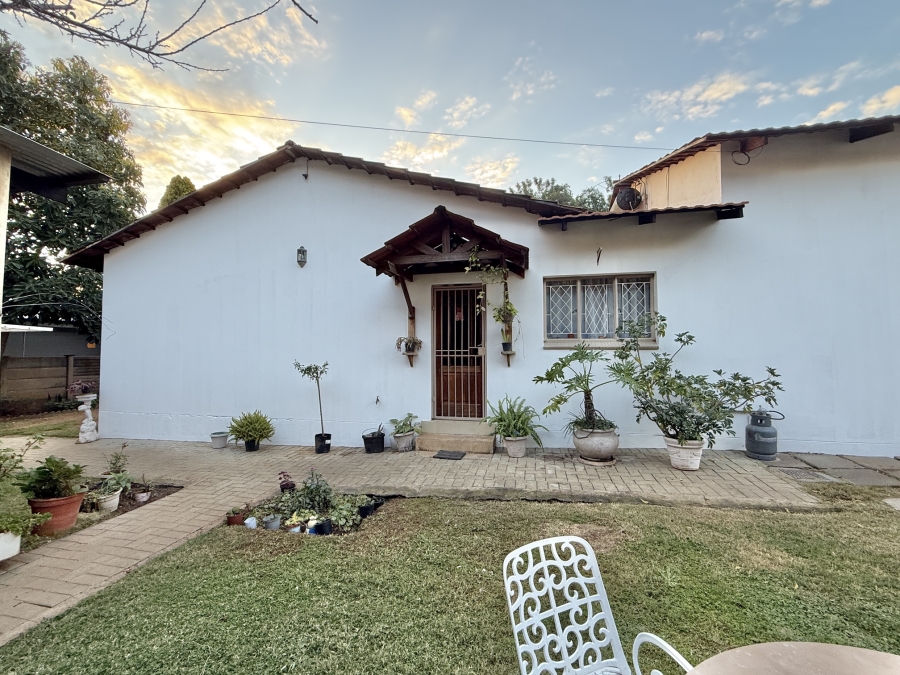 6 Bedroom Property for Sale in Lyttelton Manor Gauteng
