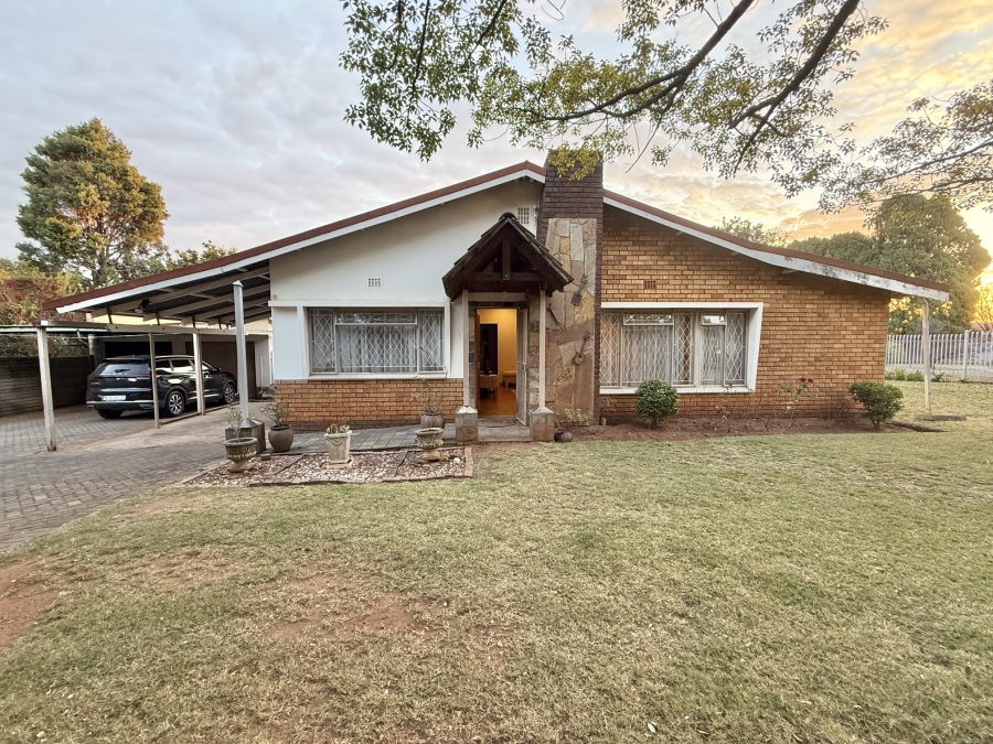 6 Bedroom Property for Sale in Lyttelton Manor Gauteng