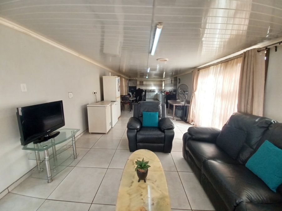 4 Bedroom Property for Sale in Mullerstuine Gauteng