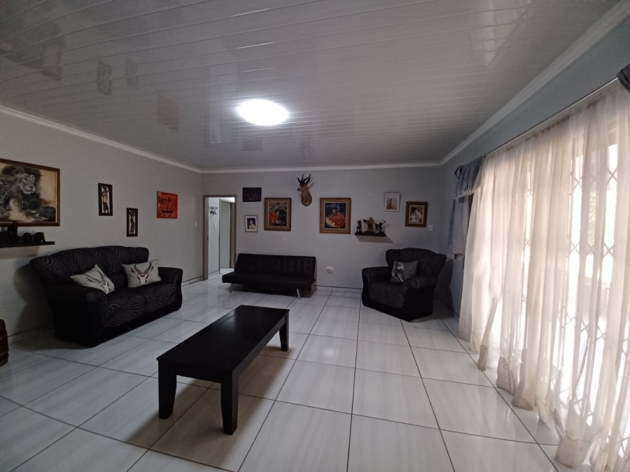 4 Bedroom Property for Sale in Mullerstuine Gauteng