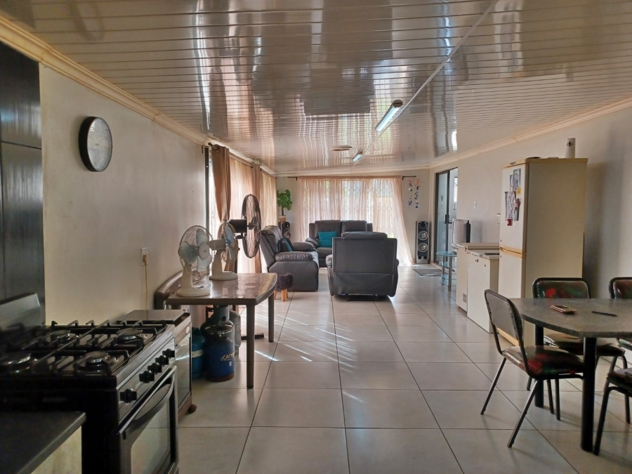 4 Bedroom Property for Sale in Mullerstuine Gauteng