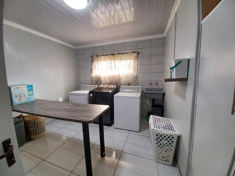 4 Bedroom Property for Sale in Mullerstuine Gauteng