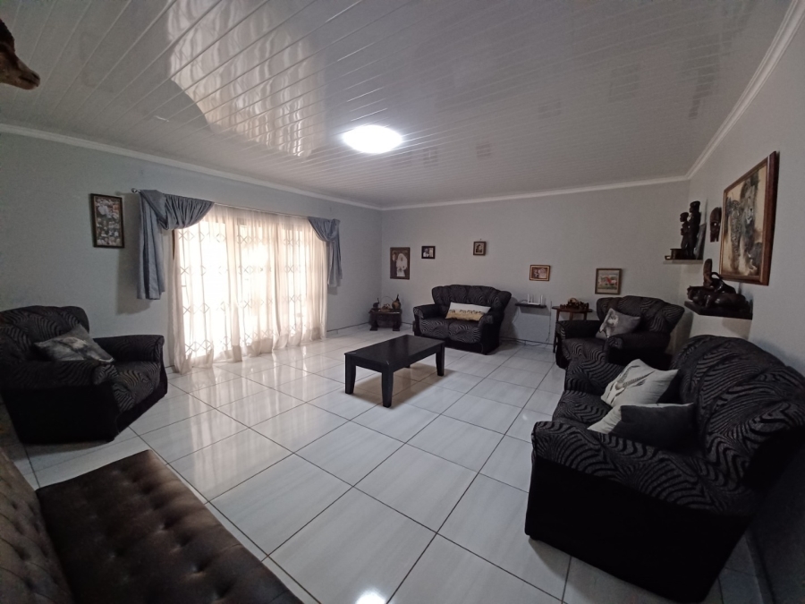 4 Bedroom Property for Sale in Mullerstuine Gauteng