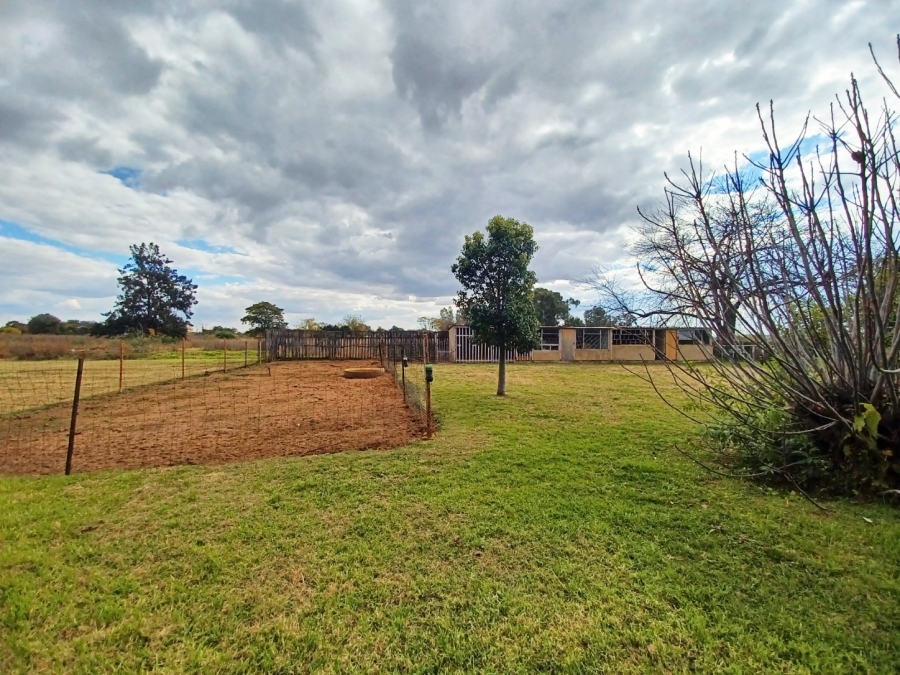 4 Bedroom Property for Sale in Mullerstuine Gauteng