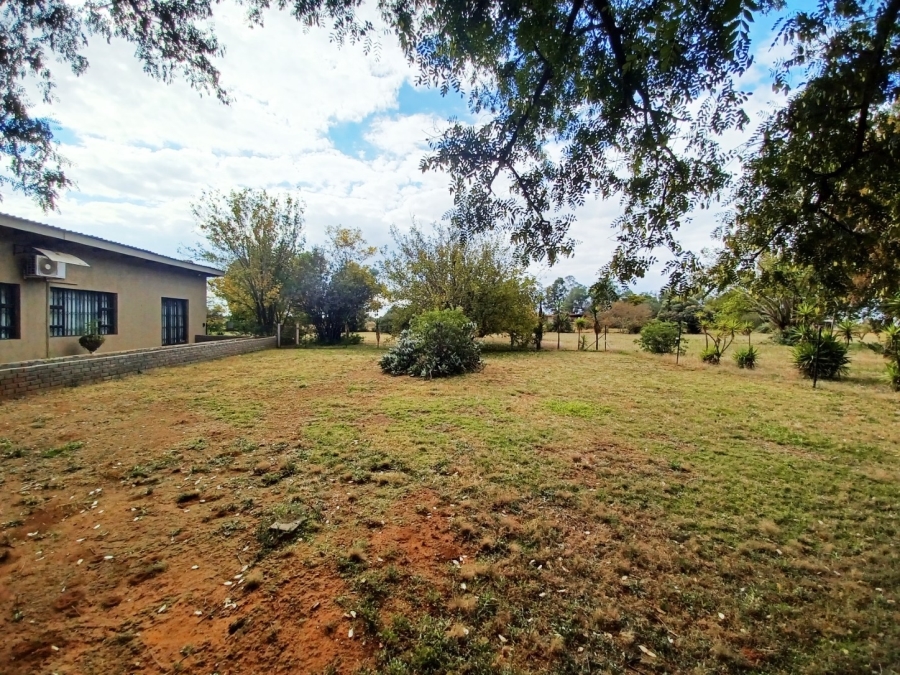 4 Bedroom Property for Sale in Mullerstuine Gauteng