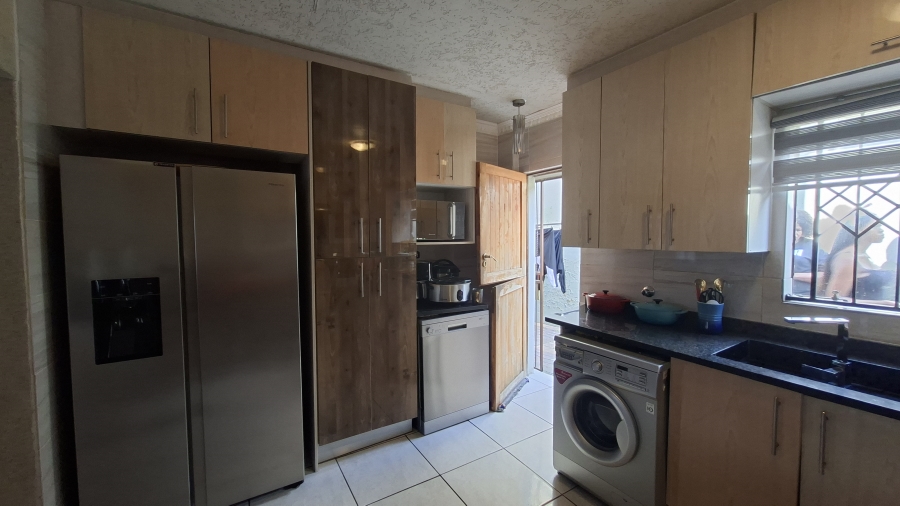 To Let 3 Bedroom Property for Rent in Cosmo City Gauteng