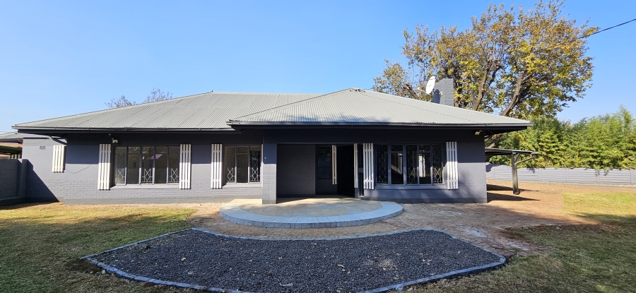 5 Bedroom Property for Sale in Three Rivers Gauteng