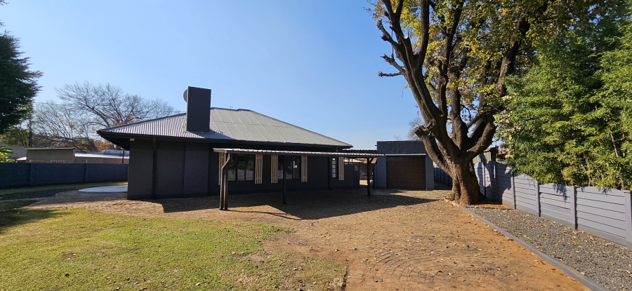 5 Bedroom Property for Sale in Three Rivers Gauteng