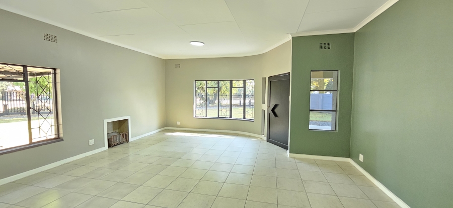 5 Bedroom Property for Sale in Three Rivers Gauteng