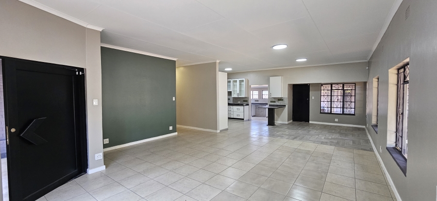 5 Bedroom Property for Sale in Three Rivers Gauteng