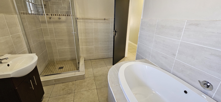 5 Bedroom Property for Sale in Three Rivers Gauteng