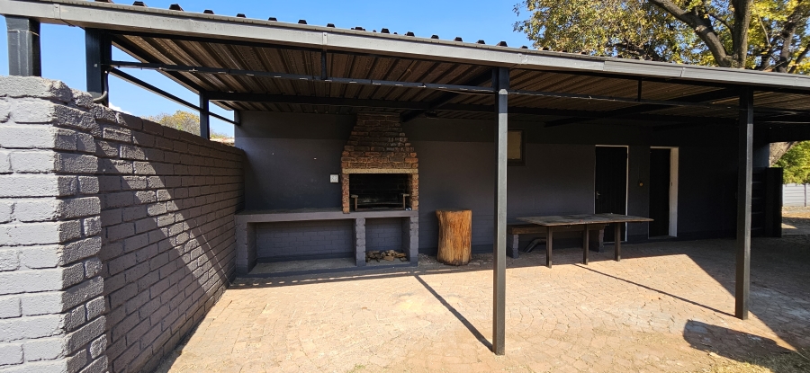 5 Bedroom Property for Sale in Three Rivers Gauteng