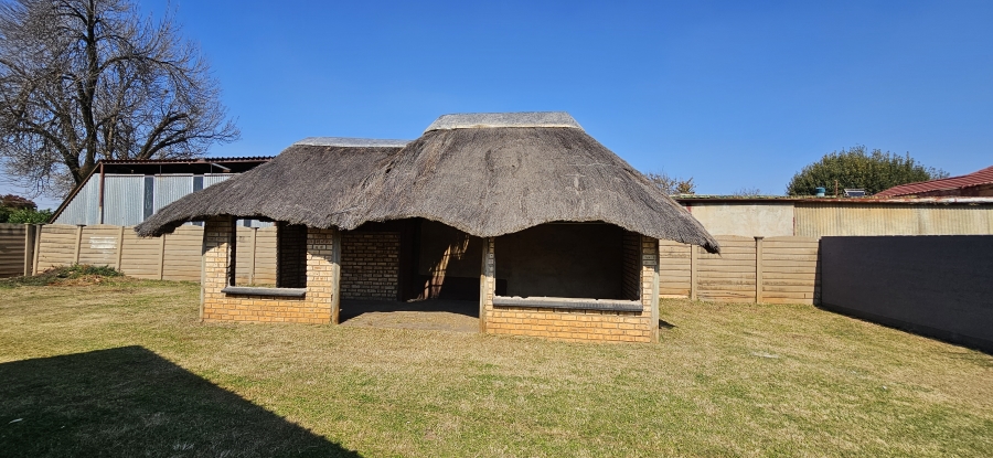 5 Bedroom Property for Sale in Three Rivers Gauteng